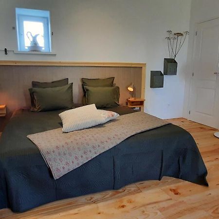 Chambres D'Hotes Domaine Les Grands Perons Herisson Exterior photo