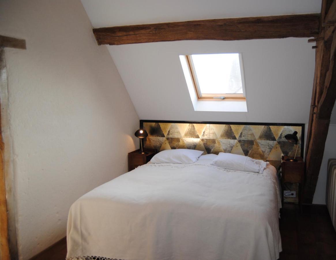 Chambres D'Hotes Domaine Les Grands Perons Herisson Exterior photo