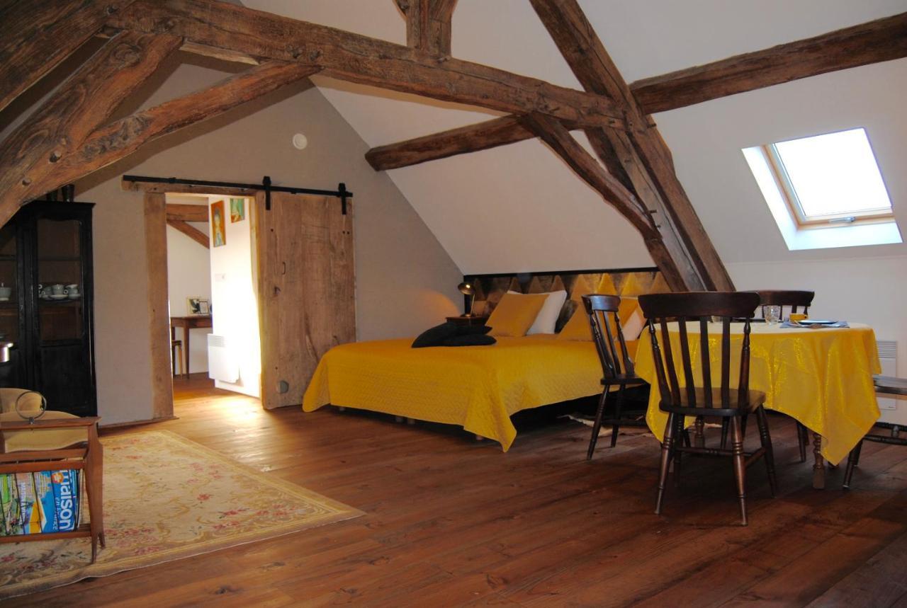 Chambres D'Hotes Domaine Les Grands Perons Herisson Exterior photo