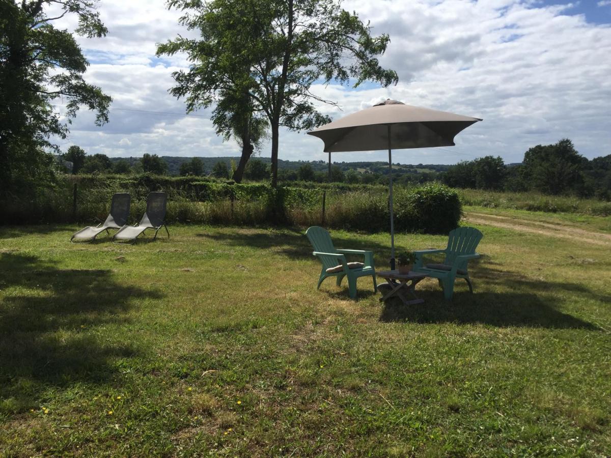 Chambres D'Hotes Domaine Les Grands Perons Herisson Exterior photo