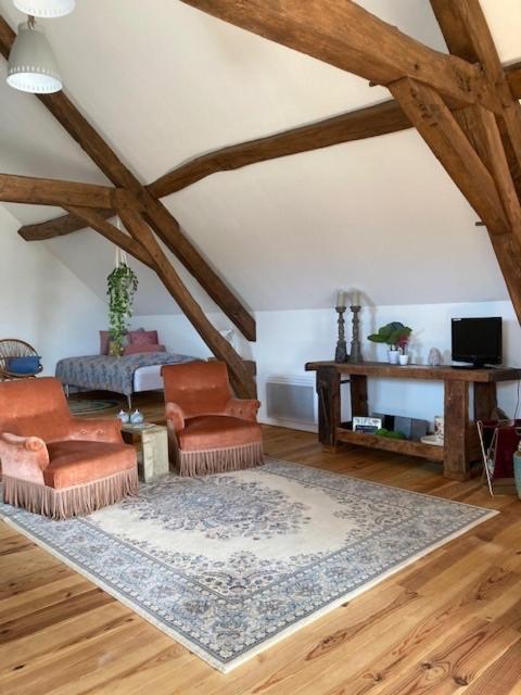 Chambres D'Hotes Domaine Les Grands Perons Herisson Exterior photo