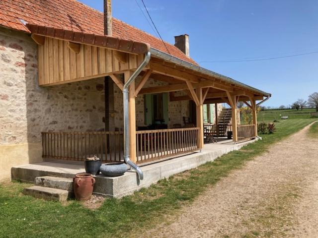 Chambres D'Hotes Domaine Les Grands Perons Herisson Exterior photo